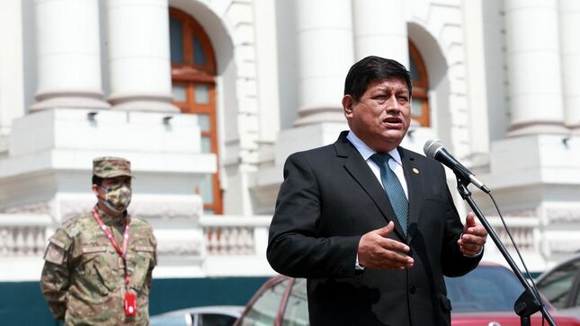 Ministro de Defensa negó categóricamente que se vaya a desmilitarizar el Vraem
