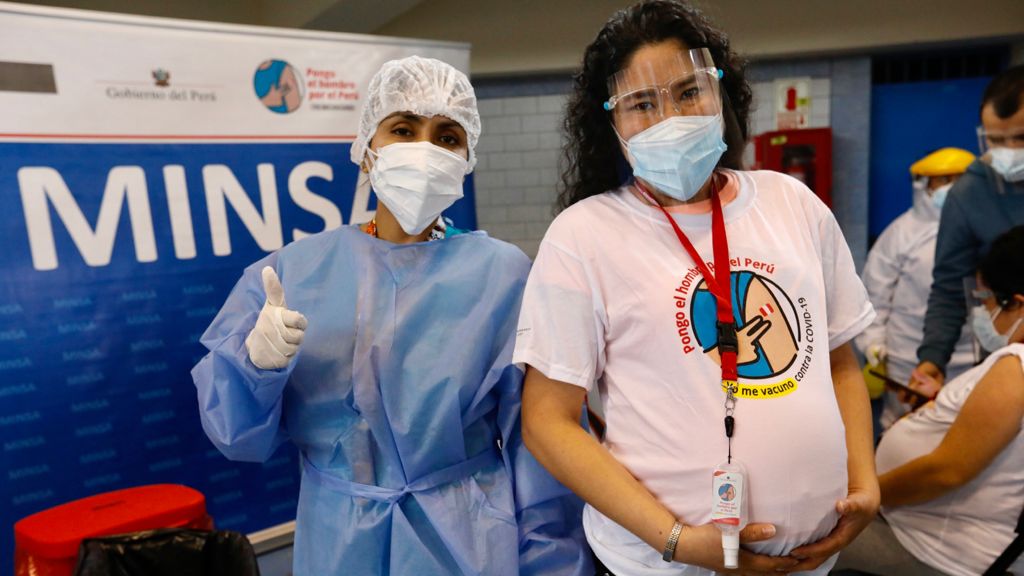 Más de 377 000 personas de grupos de alto riesgo han recibido la dosis de la vacuna contra la COVID-19
