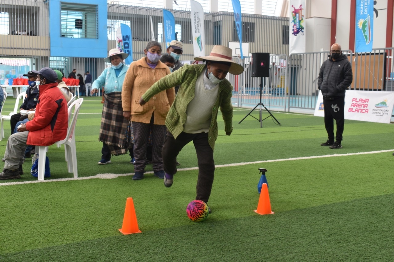 La actividad fue organizada por el Centro Integral del Adulto Mayor de la Municipalidad de Ite