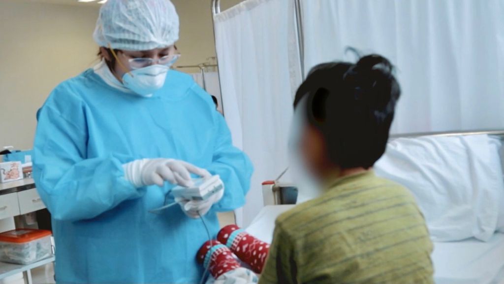 Pediatras del hospital Villa El Salvador salvan a niño atravesado por vara de fierro