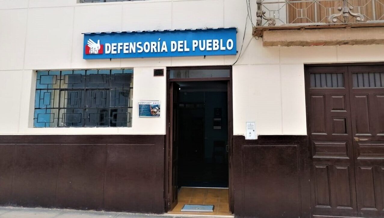 Foto de fachada de oficina defensorial