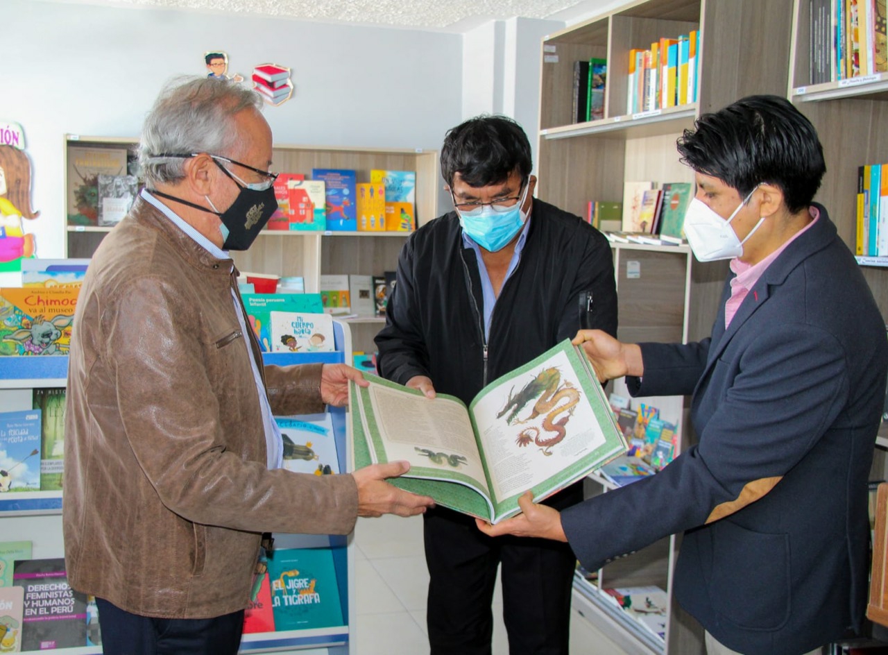 Ministerio de Cultura entrega más de dos mil libros a bibliotecas de la región Arequipa