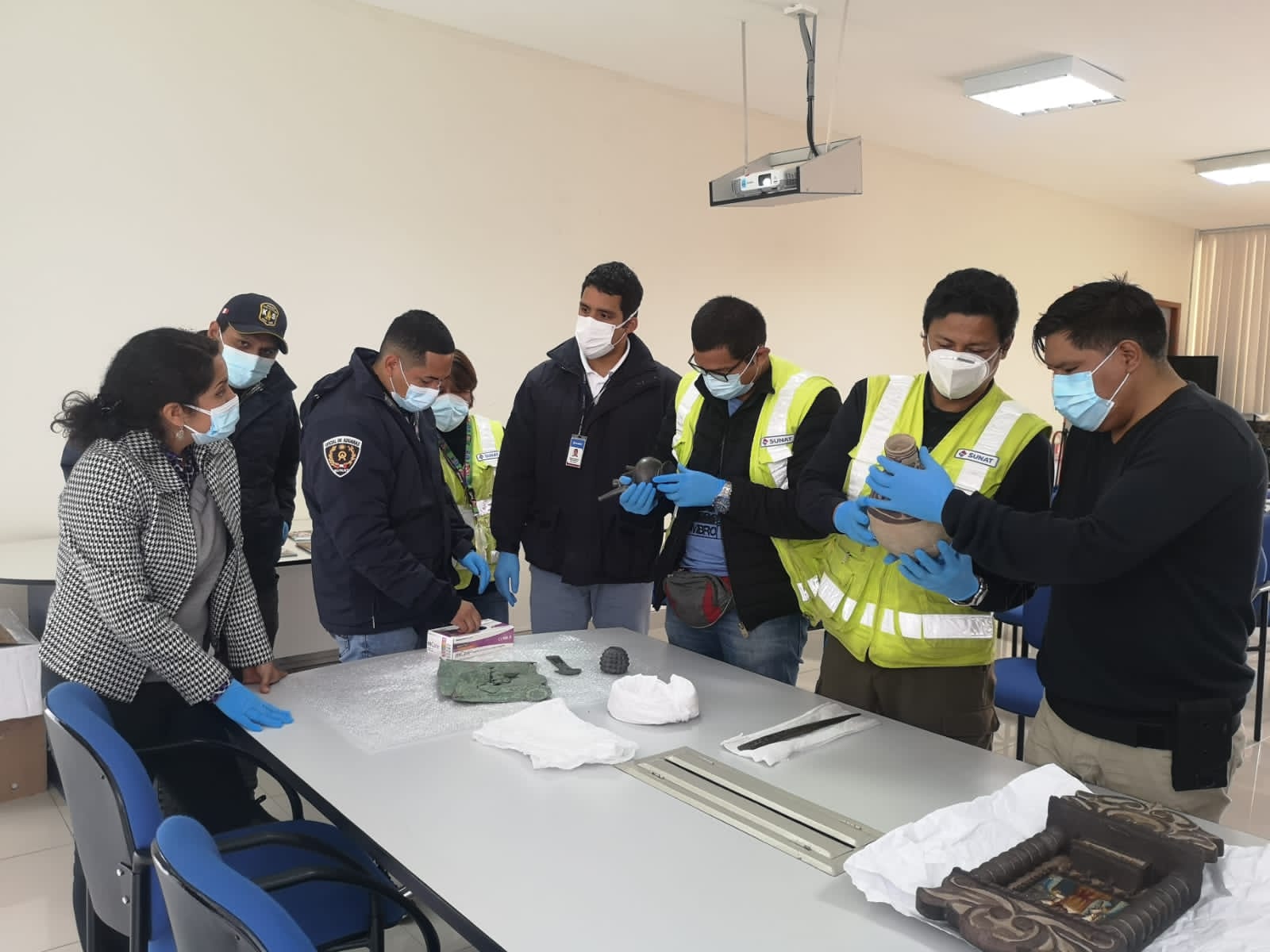 Ministerio de Cultura brindó capacitación a oficiales de la Aduana de Tacna sobre identificación de bienes culturales