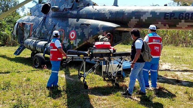 Helicóptero del Ejército trasladó de urgencia a dos bebés de comunidad nativa hacia Puerto Maldonado