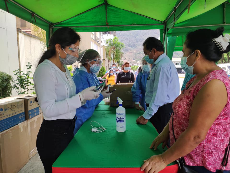 MPLC en convenio con la Red de Servicios de Salud La Convención entregaron kit de mascarilla a personas vulnerables