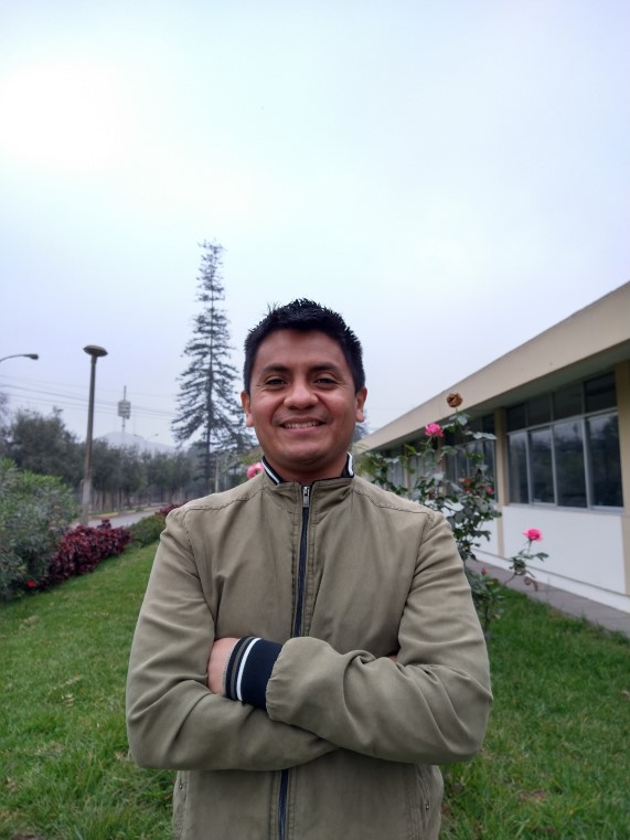 Becario José Antonio Haro Reyes, quien estudiará el doctorado en Estados Unidos