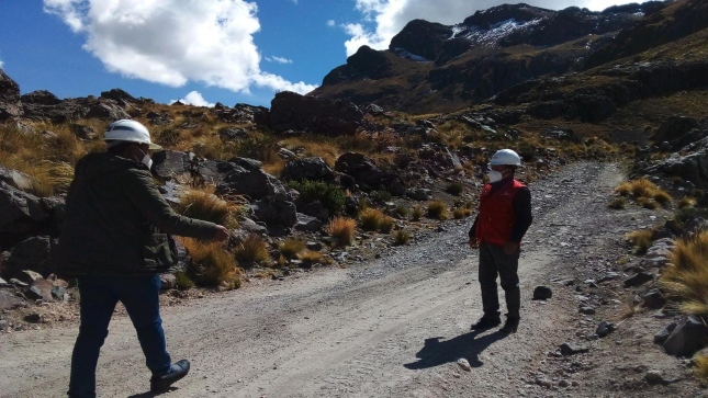 Auditores de Contraloría General detectaron que municipalidades de Melgar y Lampa pagaron el 100% de los trabajos de mantenimiento de caminos vecinales, a pesar que los materiales utilizados y las obras no cumplen con las especificaciones técnicas previstas.