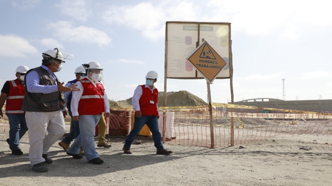 Contralor Nelson Shack realizó una jornada de supervisión y despacho en la región Piura, a 45 días del sismo de 6.1 de magnitud que afectó a más de 23 mil personas en 38 distritos y señaló que hasta el momento no se cuenta con un plan de reconstrucción para atender los daños provocados por este fenómeno, inacción que podría ocasionar sanciones administrativas