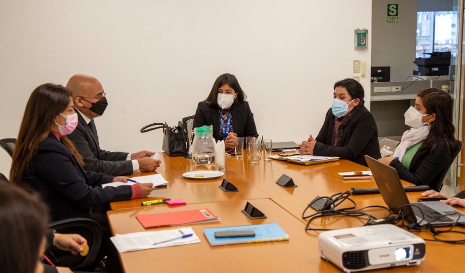 Reunión de trabajo entre presidente Marco Antonio Gamarra la Barrera, Víctor Hugo Vargas Chavarri, director de Promoción y Desarrollo Social ambos del Conadis y el equipo de la Oficina Regional de Atención a las Personas con Discapacidad (OREDIS) de la Región Pasco encabezado por su Directora la Lic. Jenny Sarmiento.