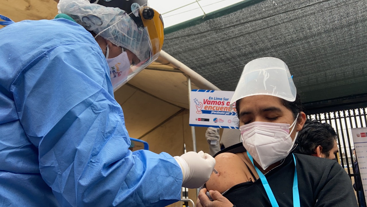 Lima Sur: Más de 5000 personas fueron vacunadas contra la COVID-19 en establecimientos de salud y puntos itinerantes