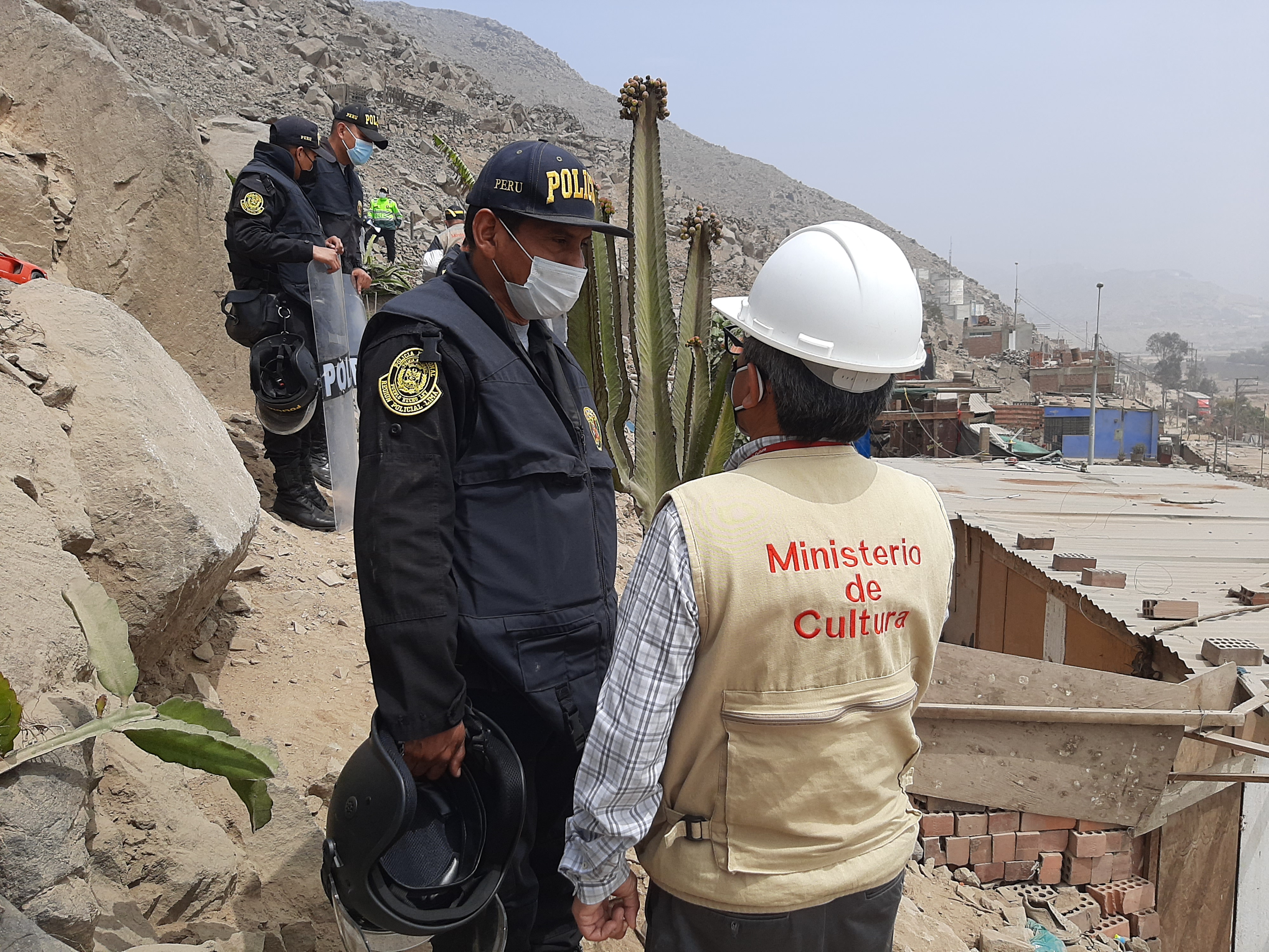 Ministerio de Cultura retira estructuras precarias de la Zona Arqueológica Monumental Pedreros en Lurigancho - Chosica