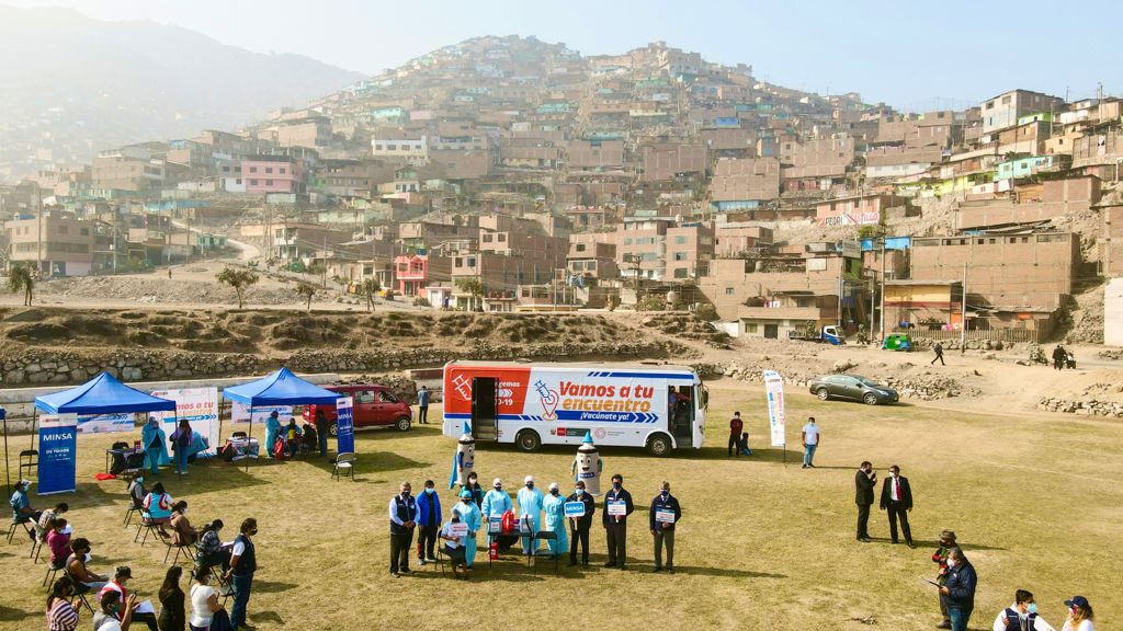 Ministerio de Salud lanzó el ‘Vacuna Móvil’ para recorrer las zonas más alejadas de la ciudad 