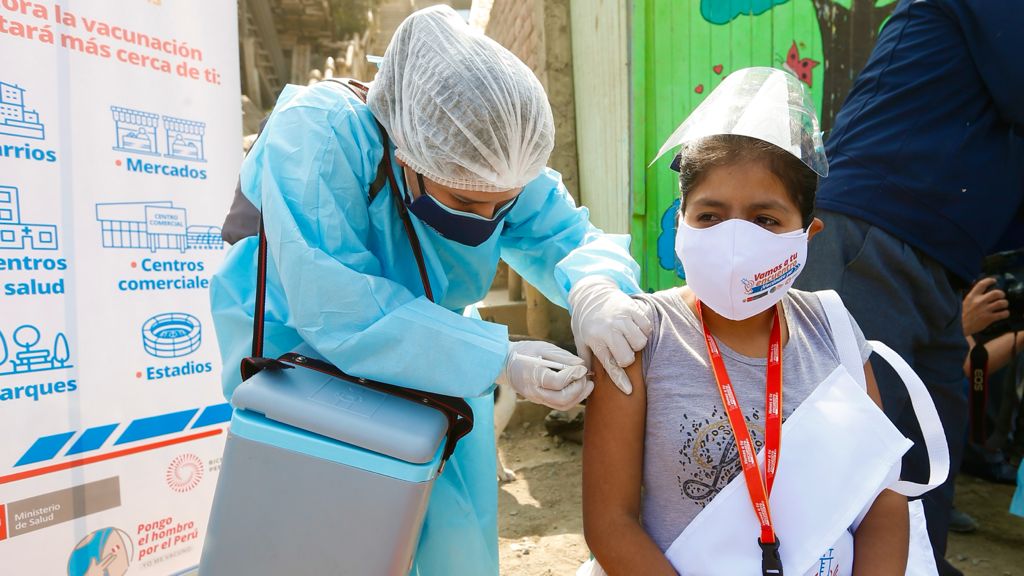 Ministerio de Salud lanzó el ‘Vacuna Móvil’ para recorrer las zonas más alejadas de la ciudad 