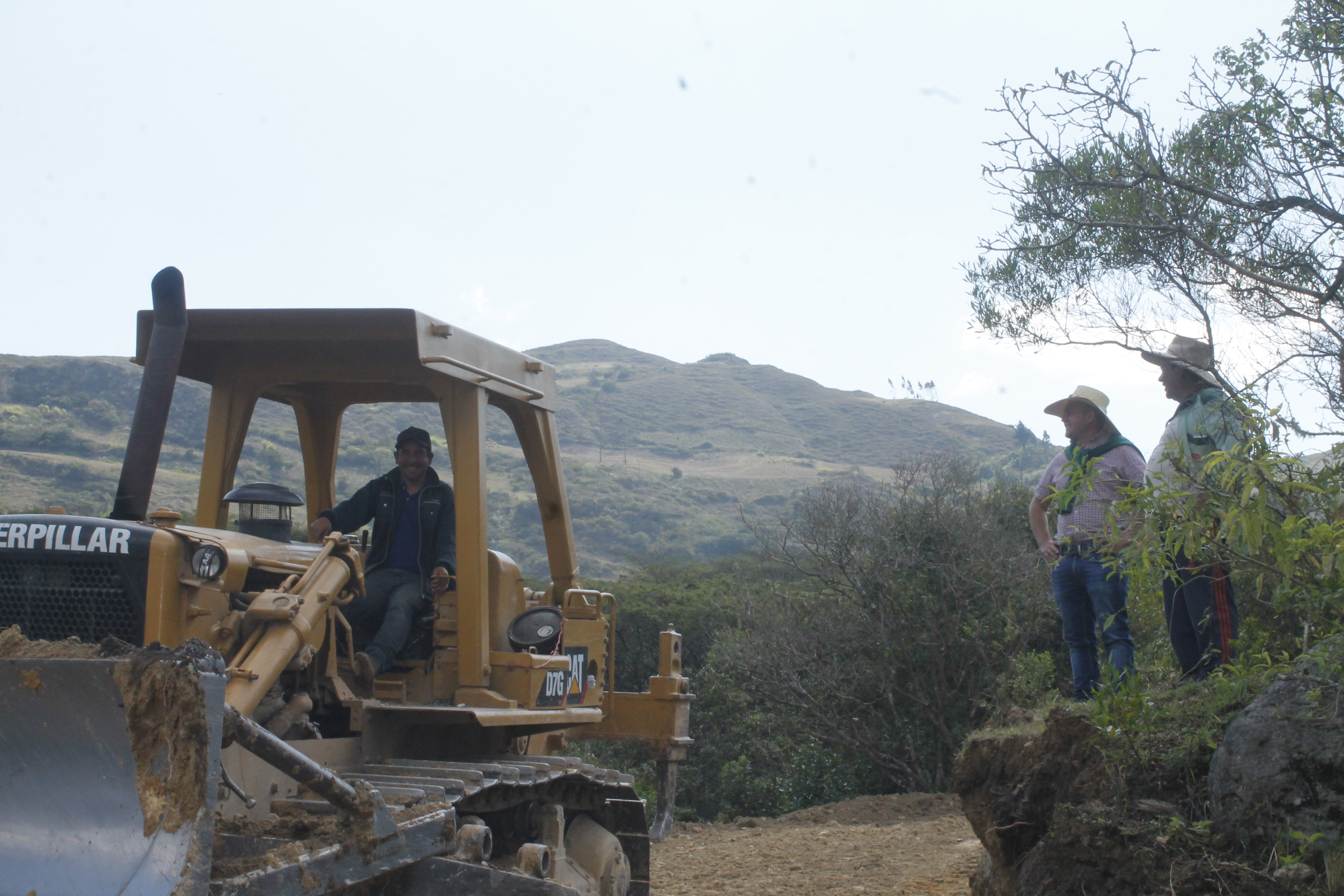 Foto trabajos de apertura de trocha carrozable Yamaluc