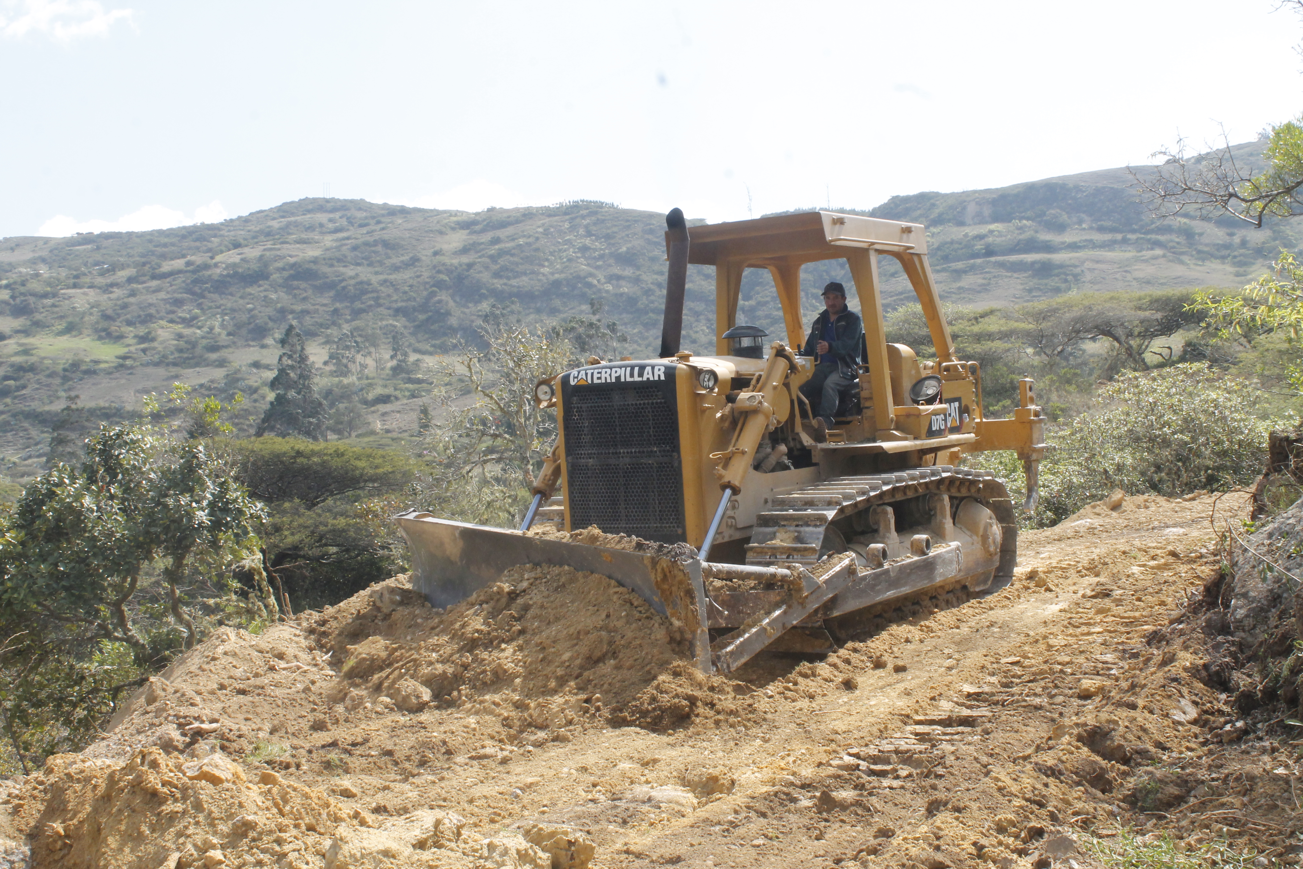 Foto trabajos de apertura de trocha carrozable Yamaluc