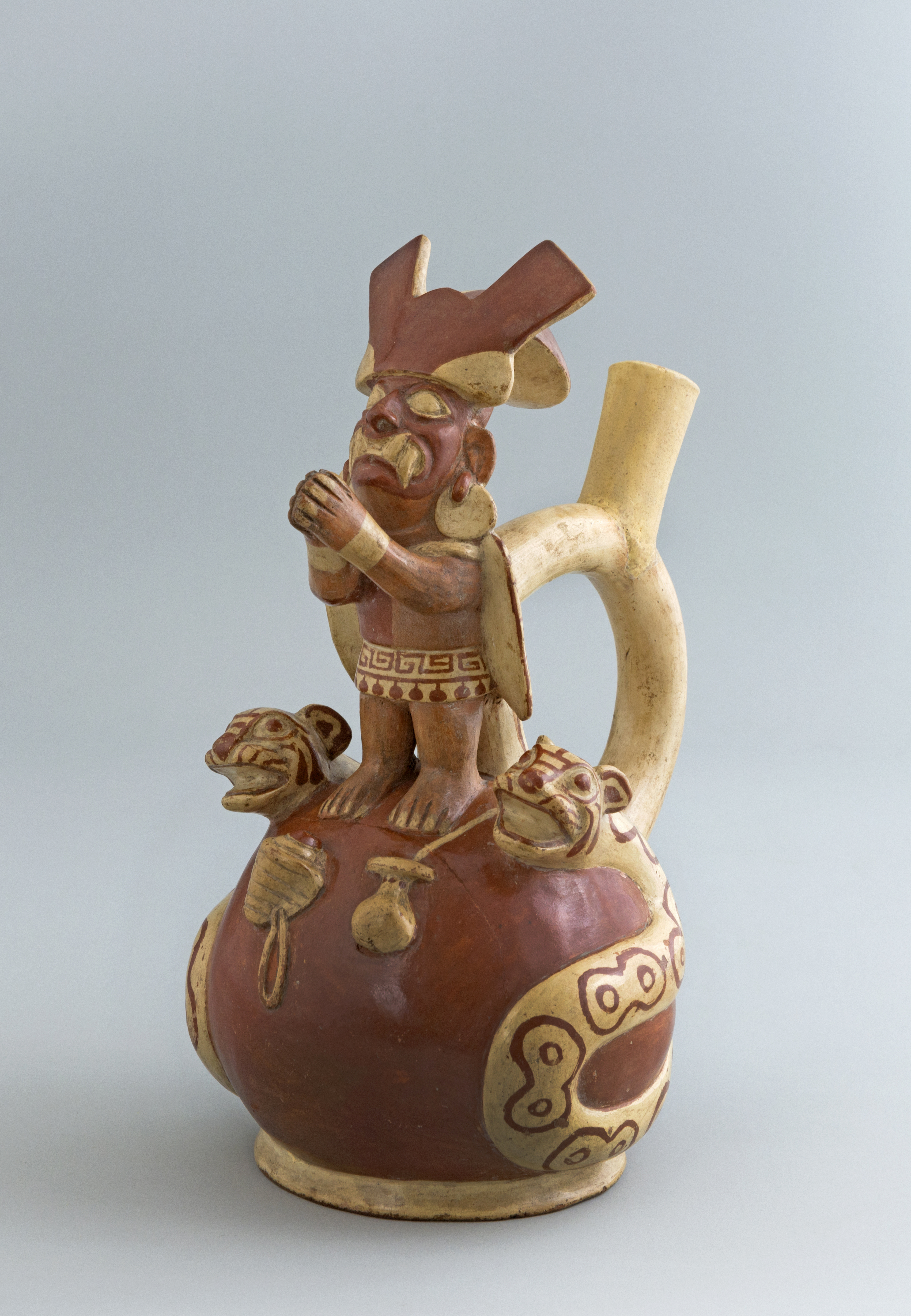 Bienes prehispánicos de cerámica y metal de la colección del Museo Nacional de Arqueología, Antropología e Historia del Perú