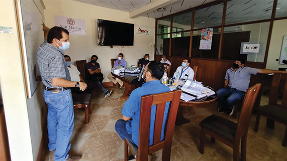 Reunión con el alcalde distrital de Jepelacio y las autoridades de los centros poblados Shucshuyacu y Nuevo San Miguel.