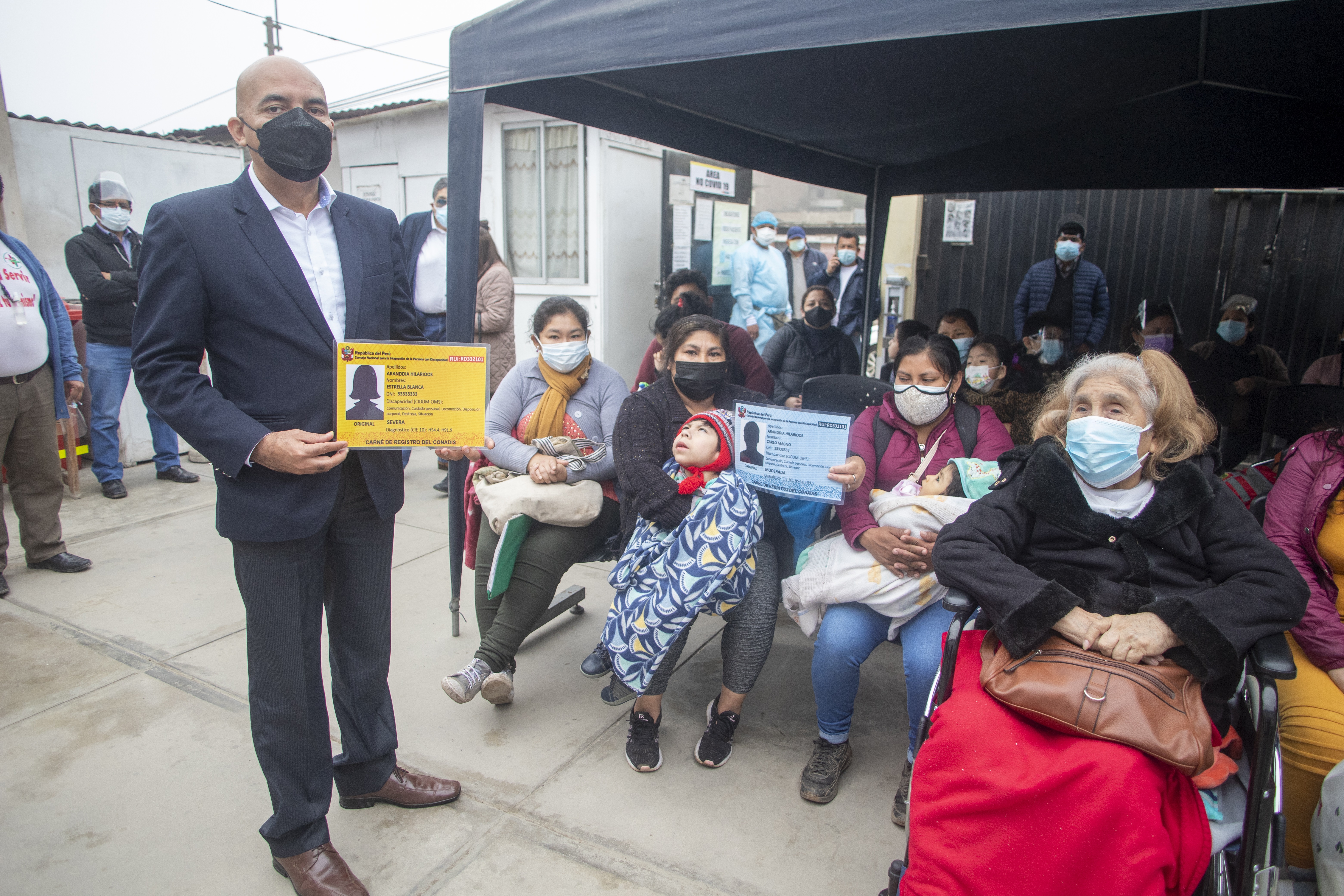 Presidente del Conadis y  autoridades  del Centro de salud de VMT y OMAPED  participan en la Campaña de certificación de personas con discapacidad 