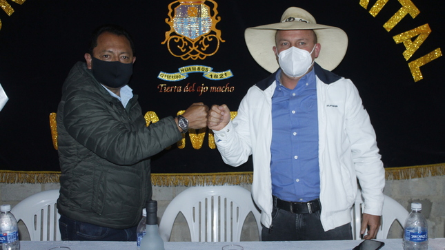 Foto Alcalde la MDH junto al Congresista Segundo Quiroz