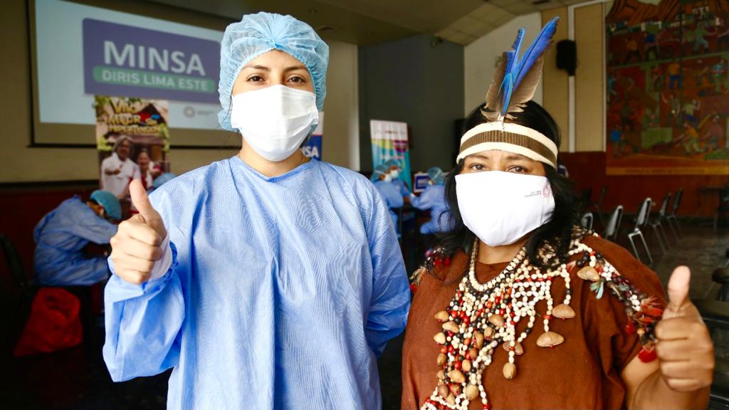 Más de 500 mujeres y lideresas indígenas reciben atención preventiva y vacunación contra la COVID-19 en Ate