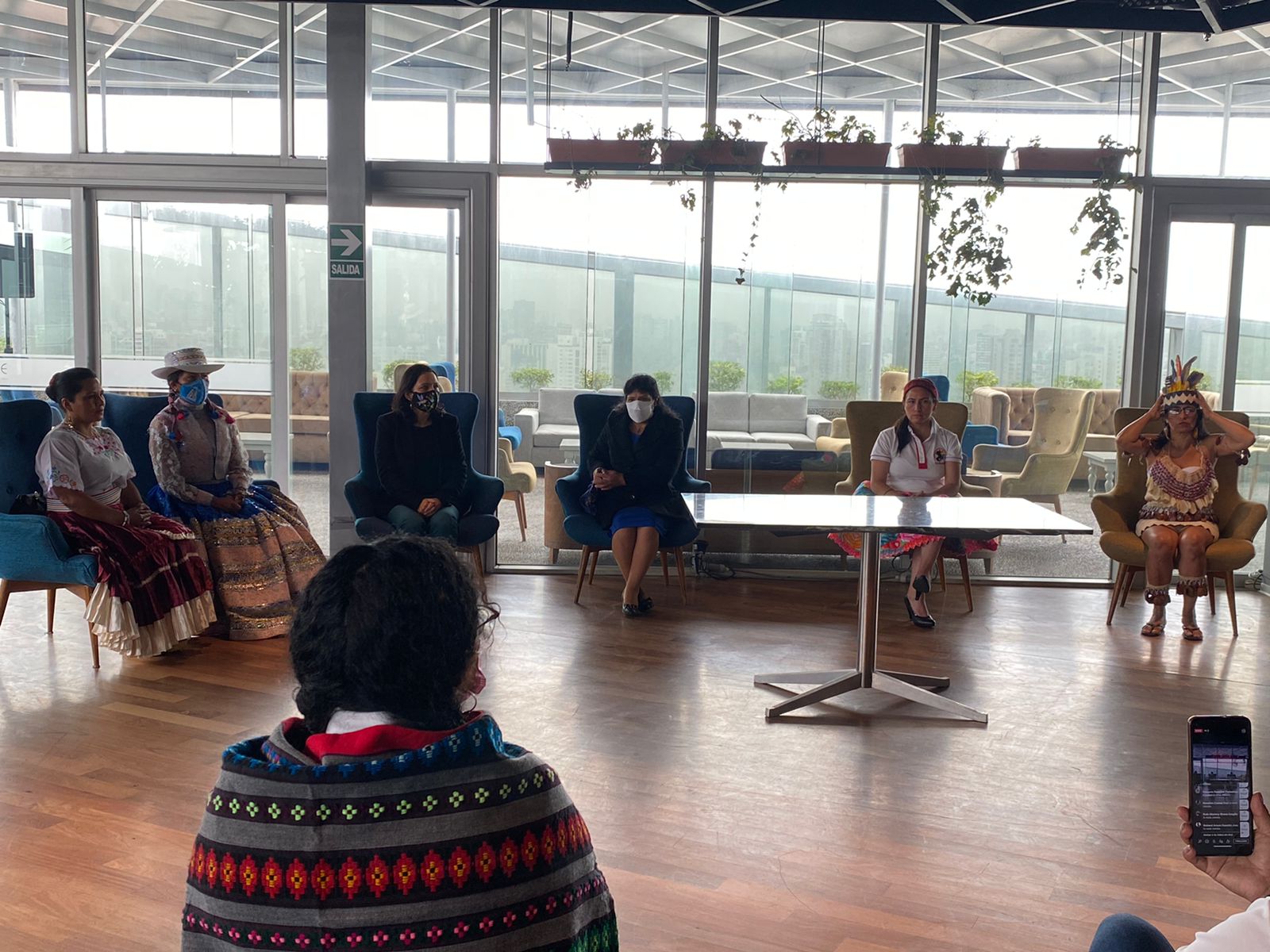 Ministra de la mujer y primera dama en evento con mujeres de 25 regiones del país.