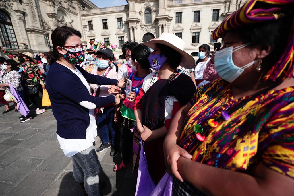Ministra de Cultura saludó por el Día Internacional de las Mujeres Rurales