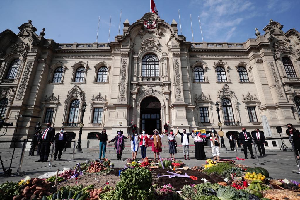 Ministra de Cultura saludó por el Día Internacional de las Mujeres Rurales
