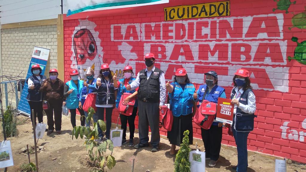 Presentan mural que advierte sobre los riesgos para la salud del comercio ilegal de medicamentos