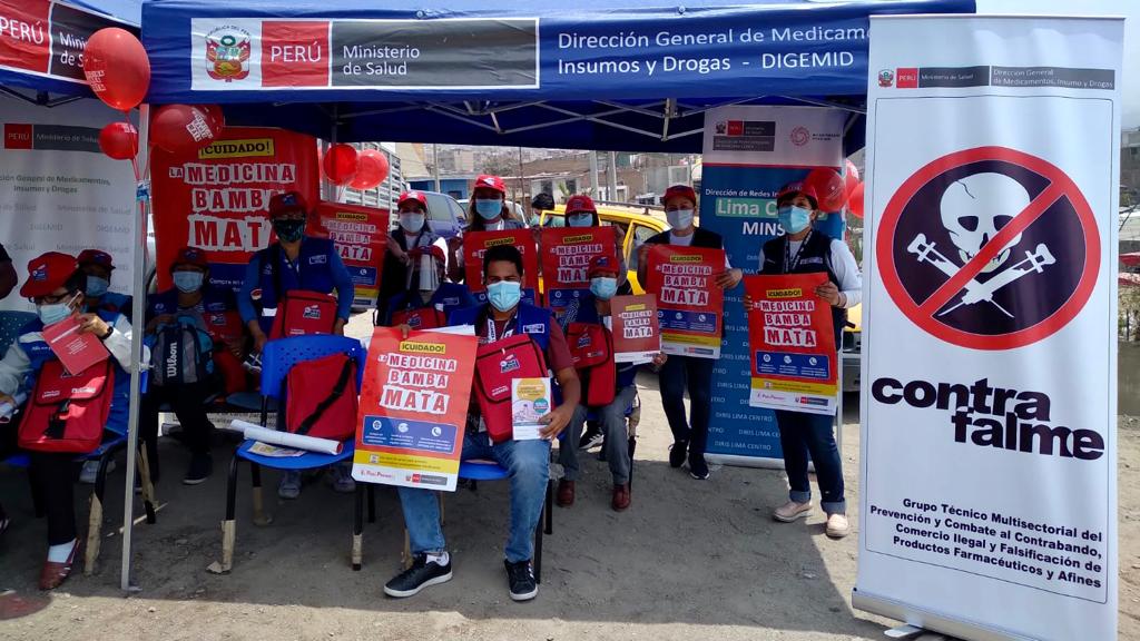 Presentan mural que advierte sobre los riesgos para la salud del comercio ilegal de medicamentos