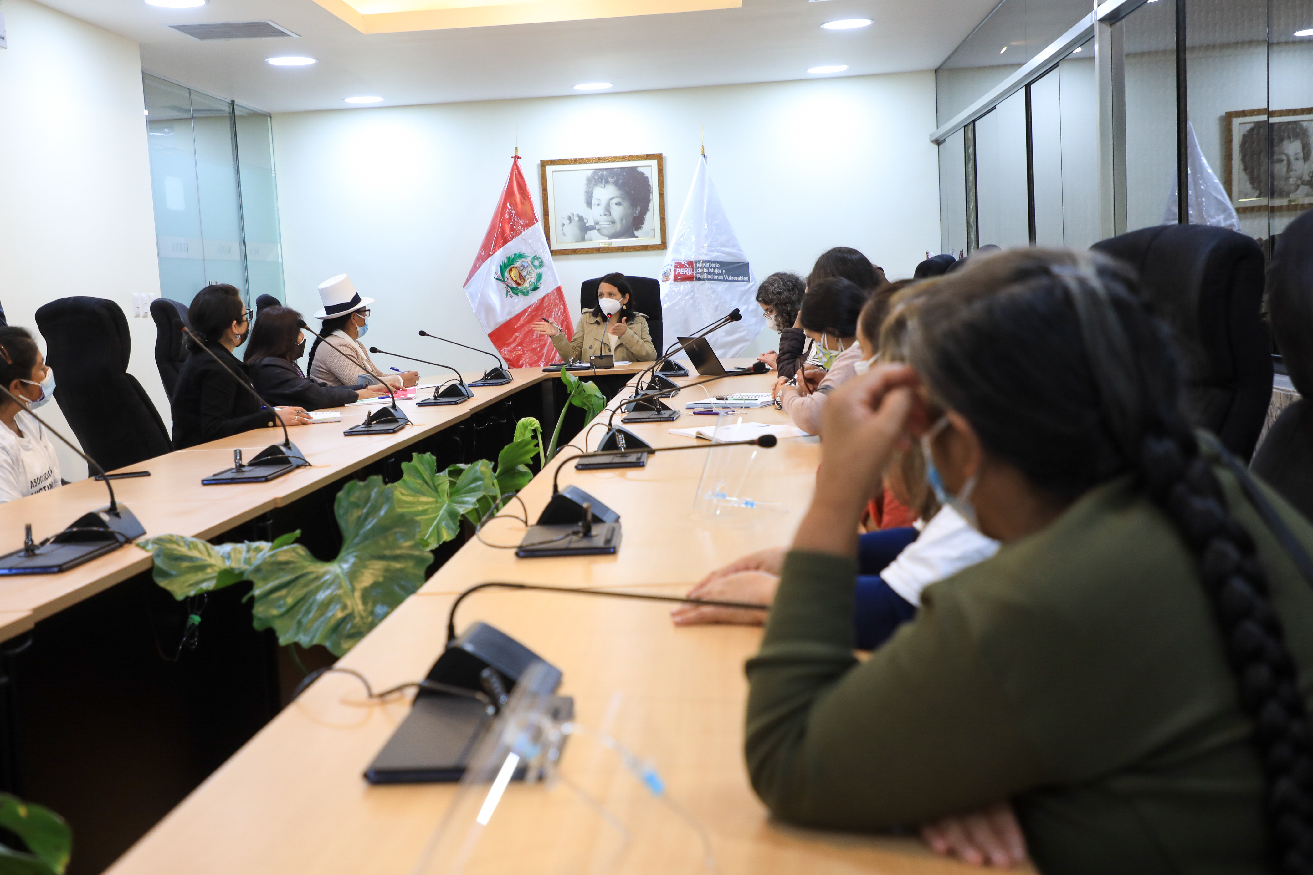 Ministra Anahí Durand se reúne con mujeres víctimas de esterilizaciones forzadas
