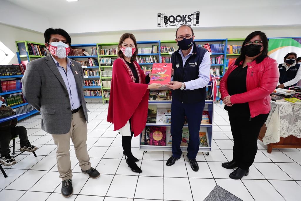 Ministerio de Cultura entrega libros y mobiliario a Biblioteca Municipal de Surquillo