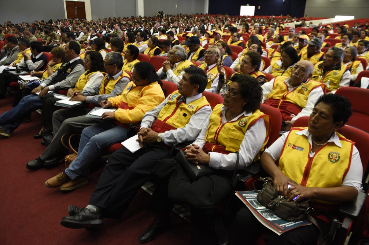 Importante presencia de representantes de la comunidad.