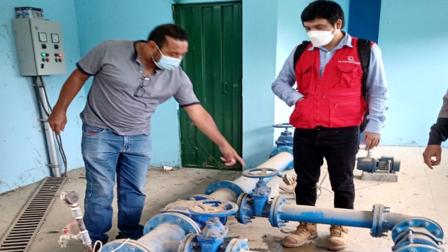 Auditor realiza una visita a la obra de perforación de pozo y caseta en La Unión, Piura
