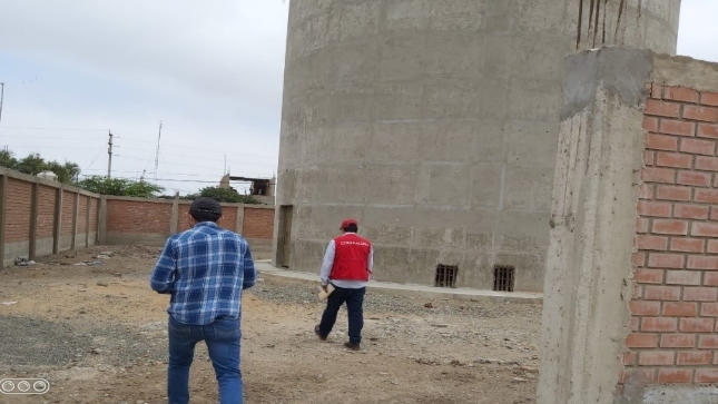 Falta de portón de ingreso a nuevo reservorio de 2000 m3