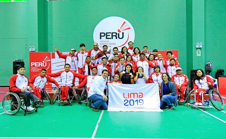 Foto grupal de la Delegación Peruana de Parabádminton.