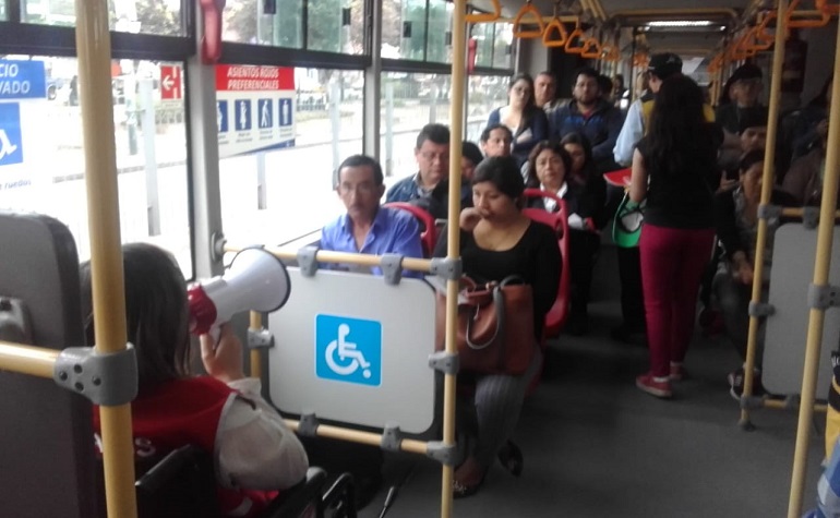 Charla de sensibilización a los pasajeros del Metropolitano.