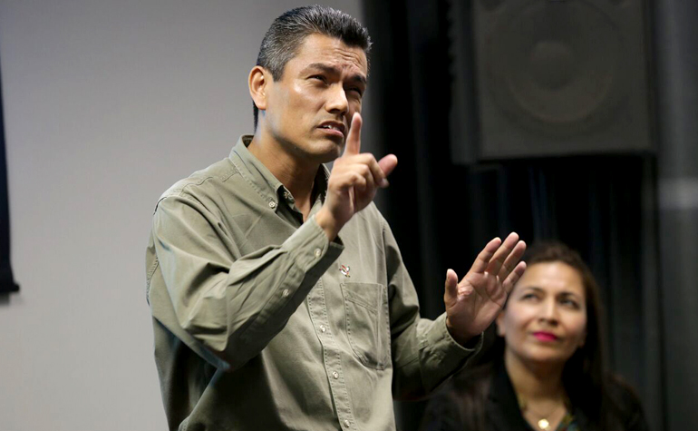 Presentación en lenguaje de señas.