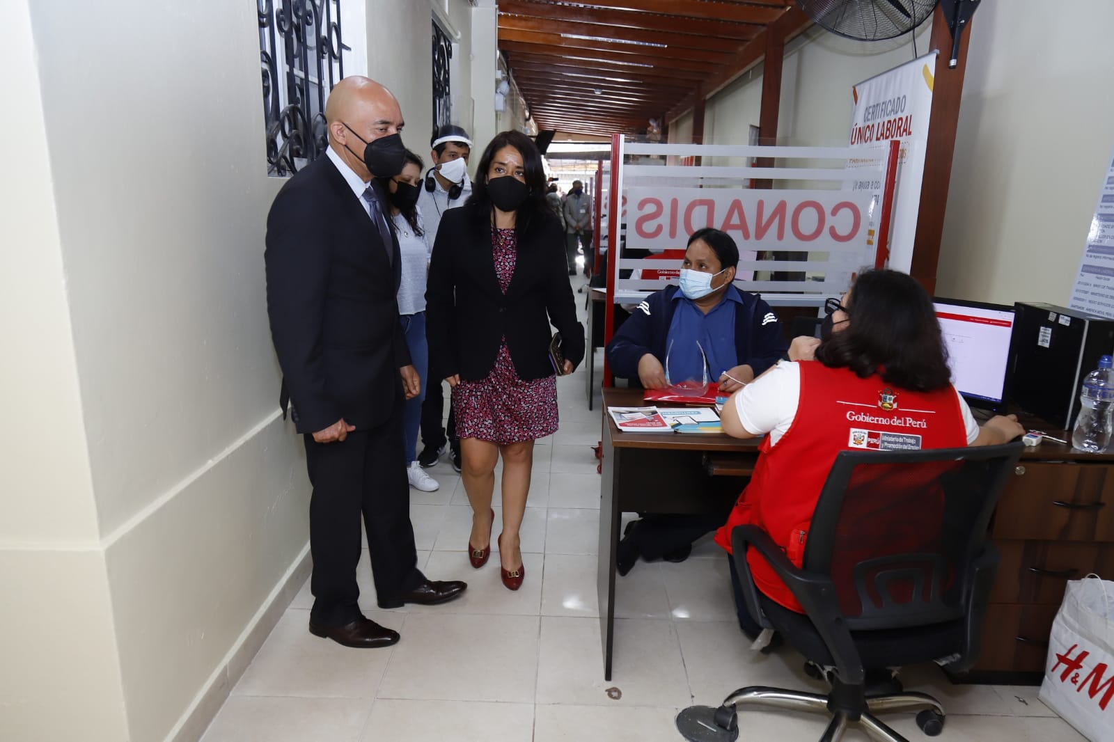 Presidente y Secretaria General del Conadis visitan la Plataforma de Servicios Múltiples para personas con discapacidad