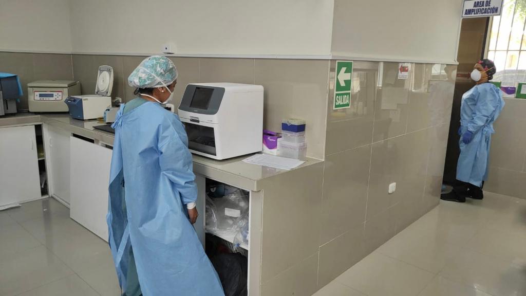 INS envía insumos y equipos a seis regiones del país para fortalecer diagnóstico molecular de la COVID-19