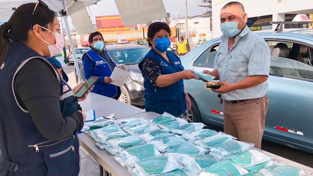 Minsa realizó pruebas moleculares COVID-19 a cerca de 200 taxistas en Surquillo