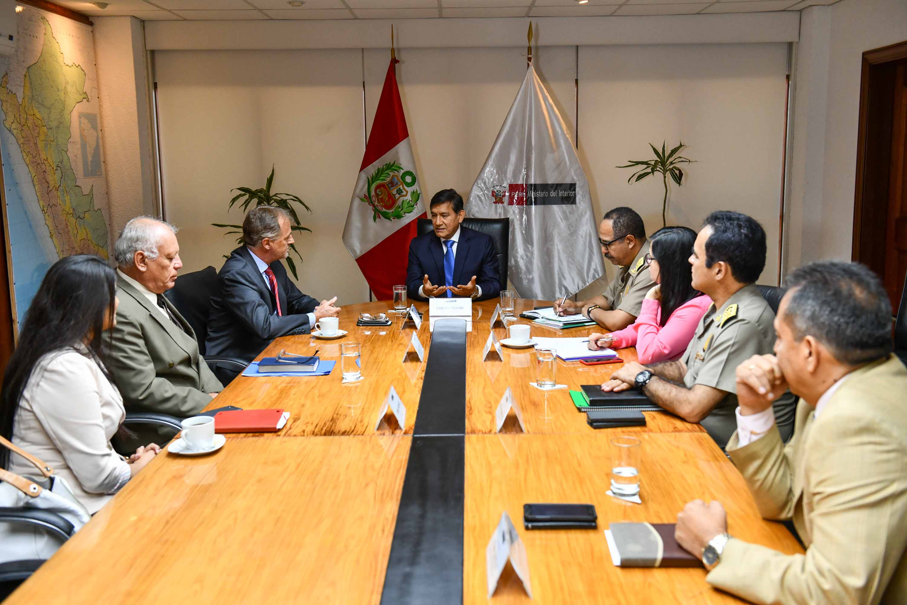 Ministro del Interior y alcalde electo de Lima se comprometen en luchar contra la delincuencia.