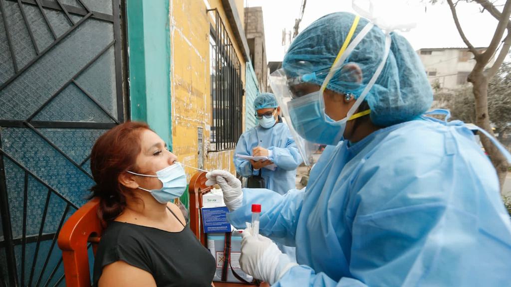 Minsa realizó más de 1000 pruebas moleculares a comerciantes y residentes en zonas con alto índice de contagio por COVID-19