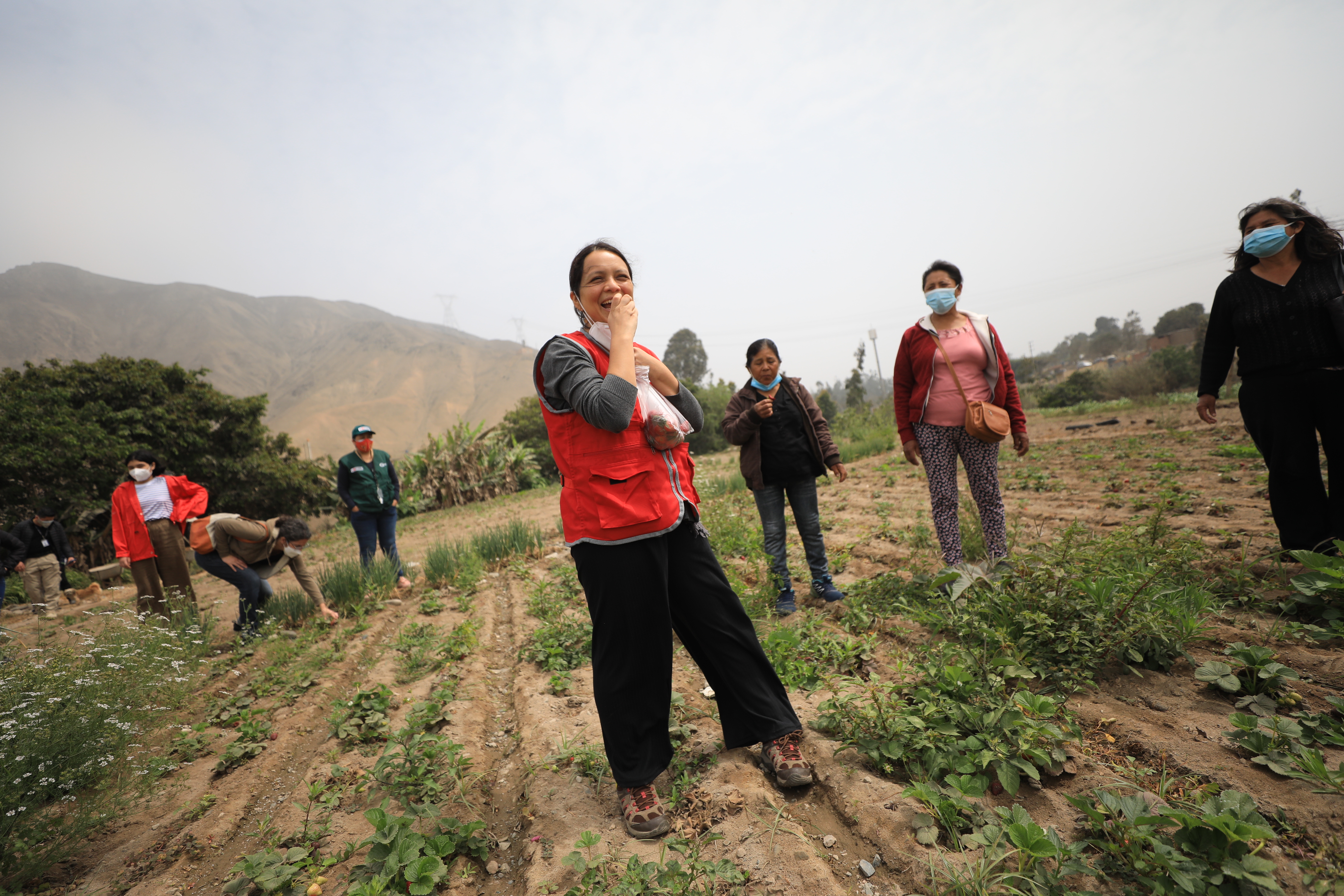 Ministra Anahí Durand visitó a las agricultoras ecológicas del valle de Lurín
