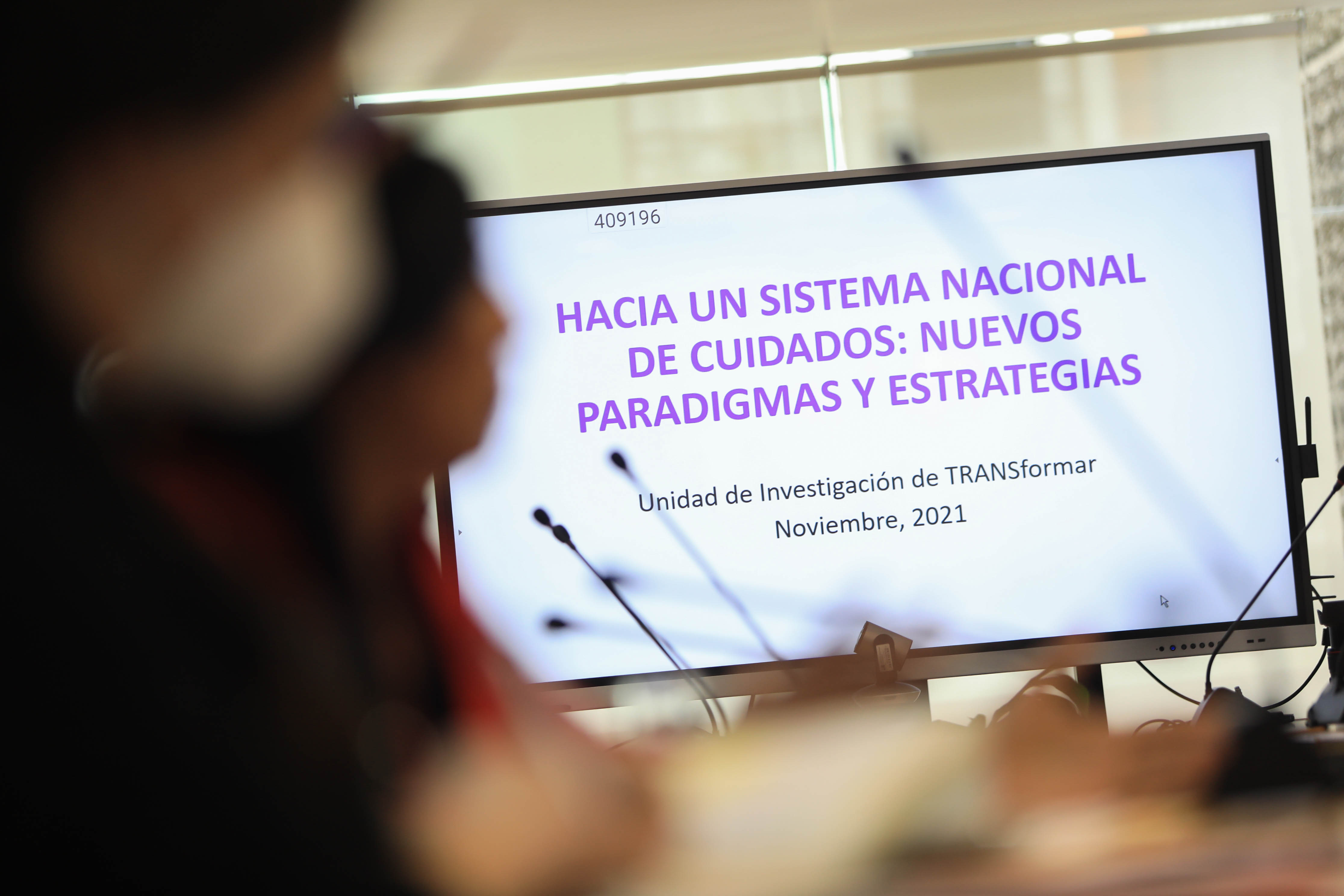Ministra de la Mujer se reúne con organización TRANSformar