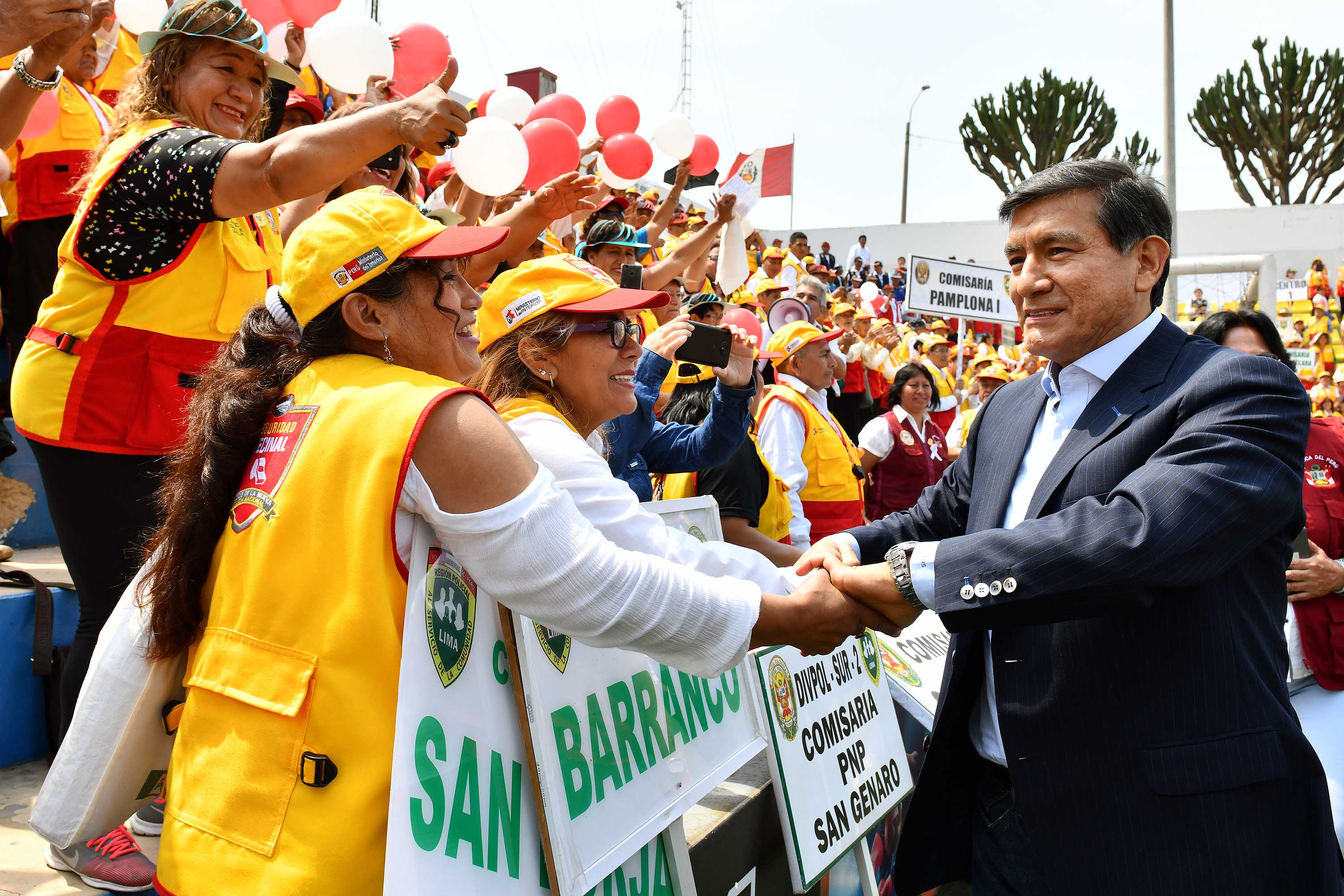 Ministro del Interior saluda a Juntas Vecinales