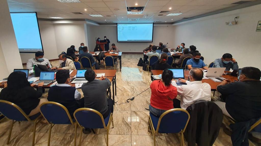 Directores de salud del país se reúnen para plantear nuevas estrategias de lucha contra la COVID-19