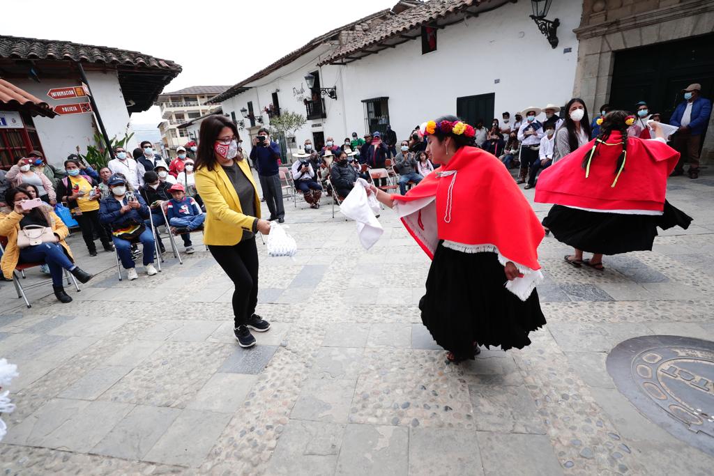 Ministra de Cultura: "Ruraq maki reactiva la economía y mantiene viva nuestra tradición"