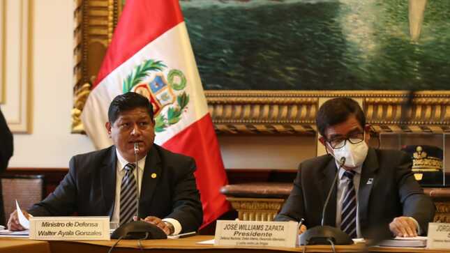 En la Comisión de Defensa del Congreso, Walter Ayala manifestó su absoluto respeto a las instituciones armadas.
