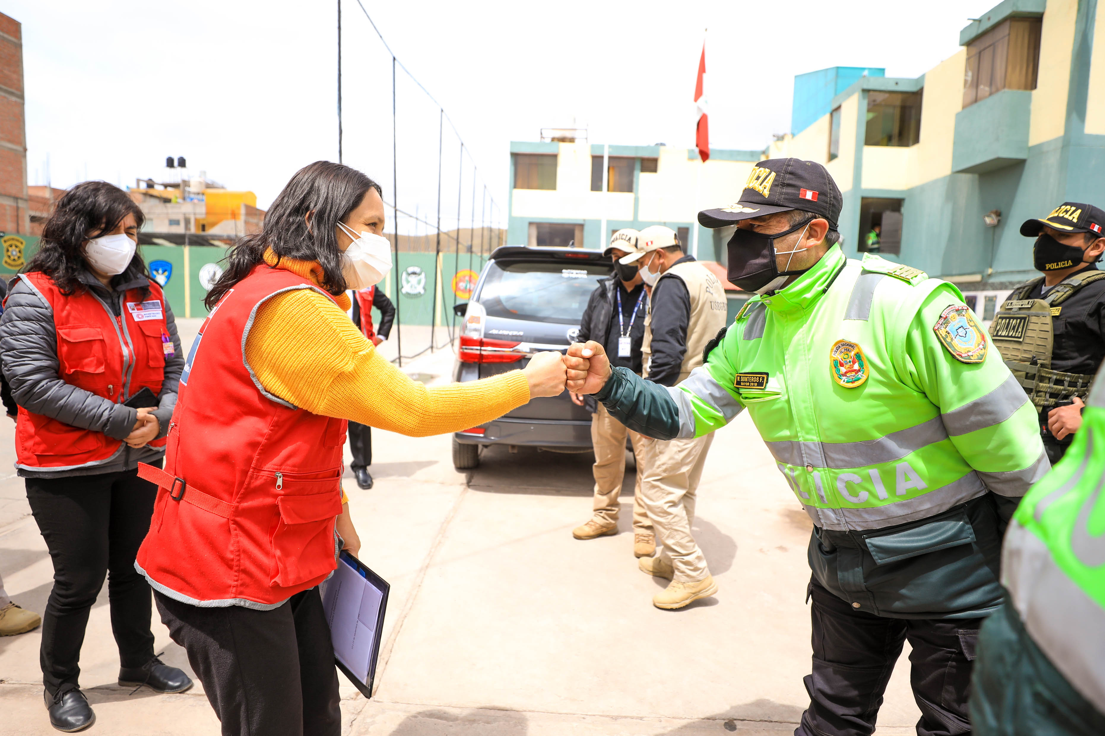 Anahí Durand en visita de trabajo a Puno