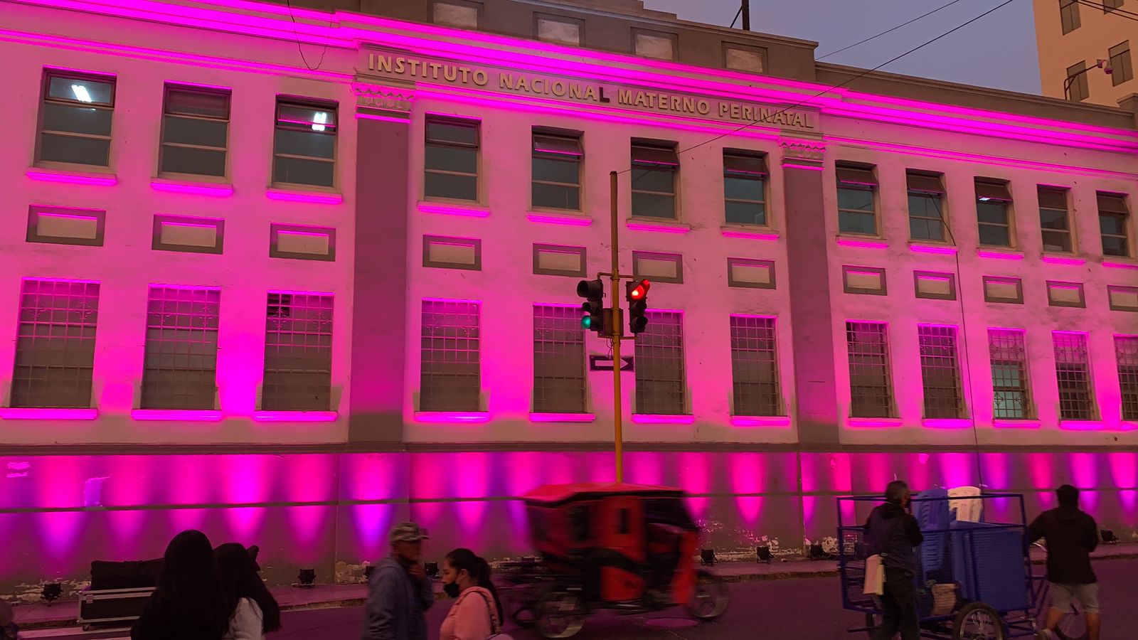 Sede del Minsa y otros establecimientos de salud se iluminaron de morado por Día Mundial del Niño Prematuro